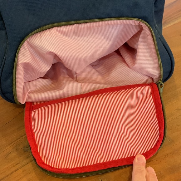 ☀️ Used Herschel Supply Company Blue and Red Duffel Bag - Picture 8 of 14